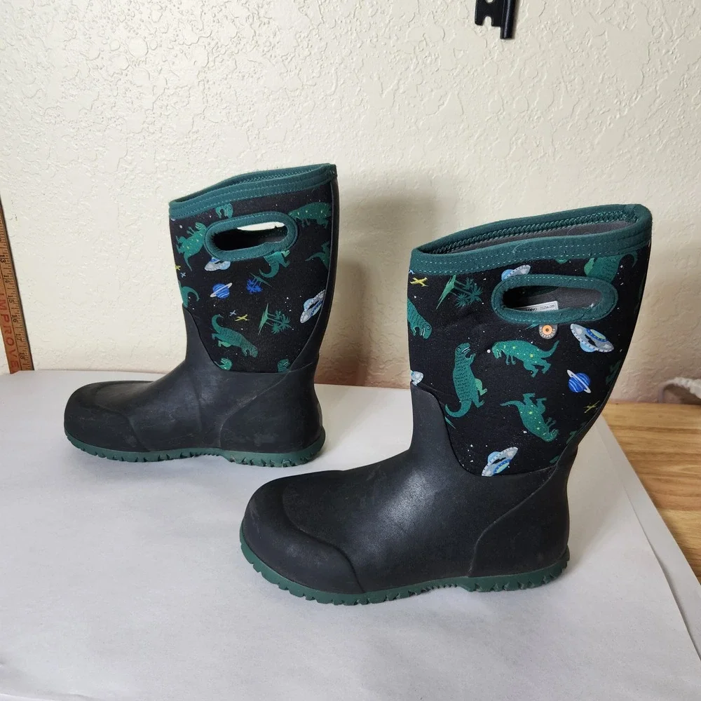 Bogs York Jurassic Dino Waterproof Winter Boots Black Green Youth 5 73254-009